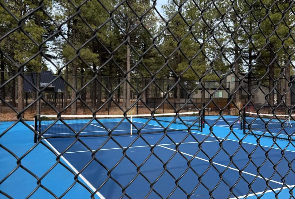 Pineview Retreat | Modern Flagstaff Getaway - Flagstaff, Arizona