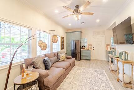 Tropical Hideaway Steps from Sarasota Bay - Sarasota, Florida