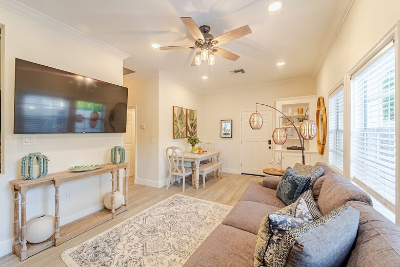 Tropical Hideaway Steps from Sarasota Bay - Sarasota, Florida