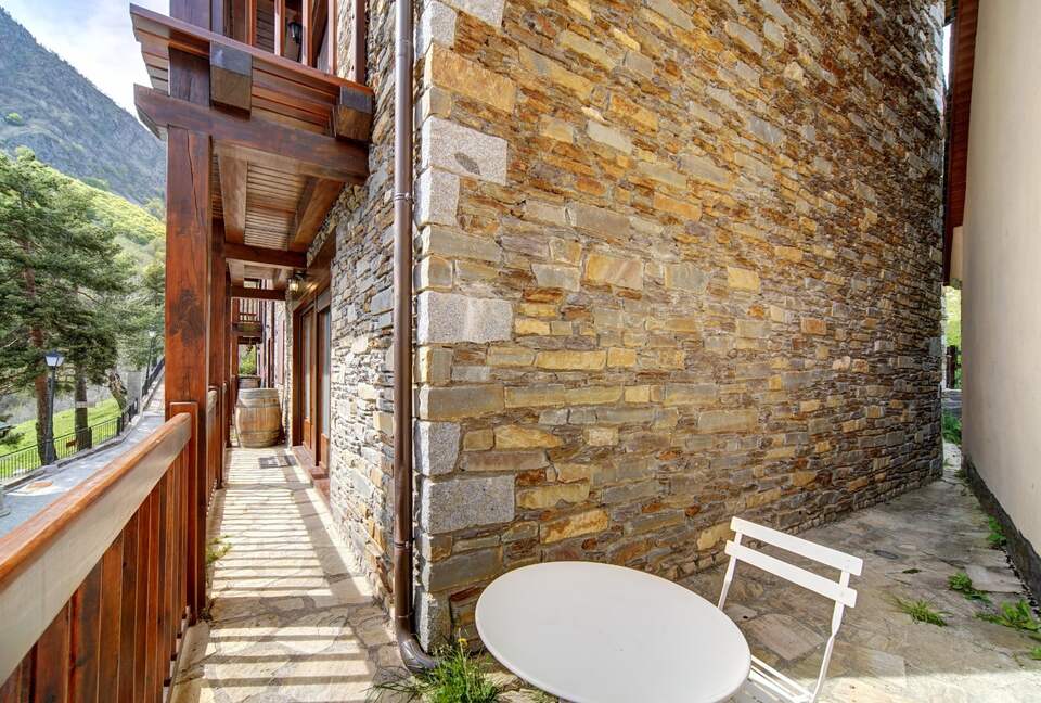 VIVLA| Casa Neret - Bagergue, Lleida, Spain