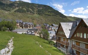 VIVLA| Casa Neret - Bagergue, Lleida, Spain