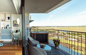 Bayline: Beachfront Living | Luxury Algarve Condo with Panoramic Ocean Views - Armação de Pêra, Portugal