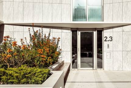 Bayline: Beachfront Living | Luxury Algarve Condo with Panoramic Ocean Views - Armação de Pêra, Portugal