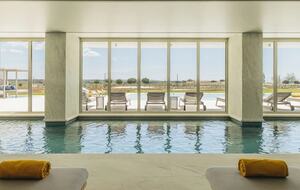 Bayline: Beachfront Living | Luxury Algarve Condo with Panoramic Ocean Views - Armação de Pêra, Portugal