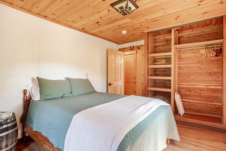 East Branch Nature House - Drink From A Private Spring Source - East Branch, New York