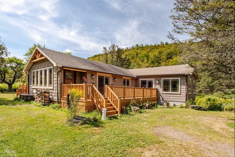 East Branch Nature House - Drink From A Private Spring Source - East Branch, New York