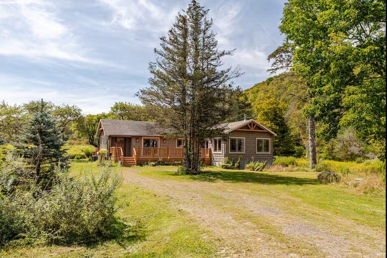 East Branch Nature House - Drink From A Private Spring Source - East Branch, New York