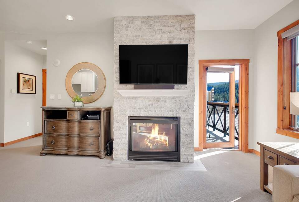 Main Street Mountain View Retreat - Breckenridge, Colorado