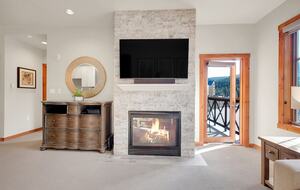 Main Street Mountain View Retreat - Breckenridge, Colorado