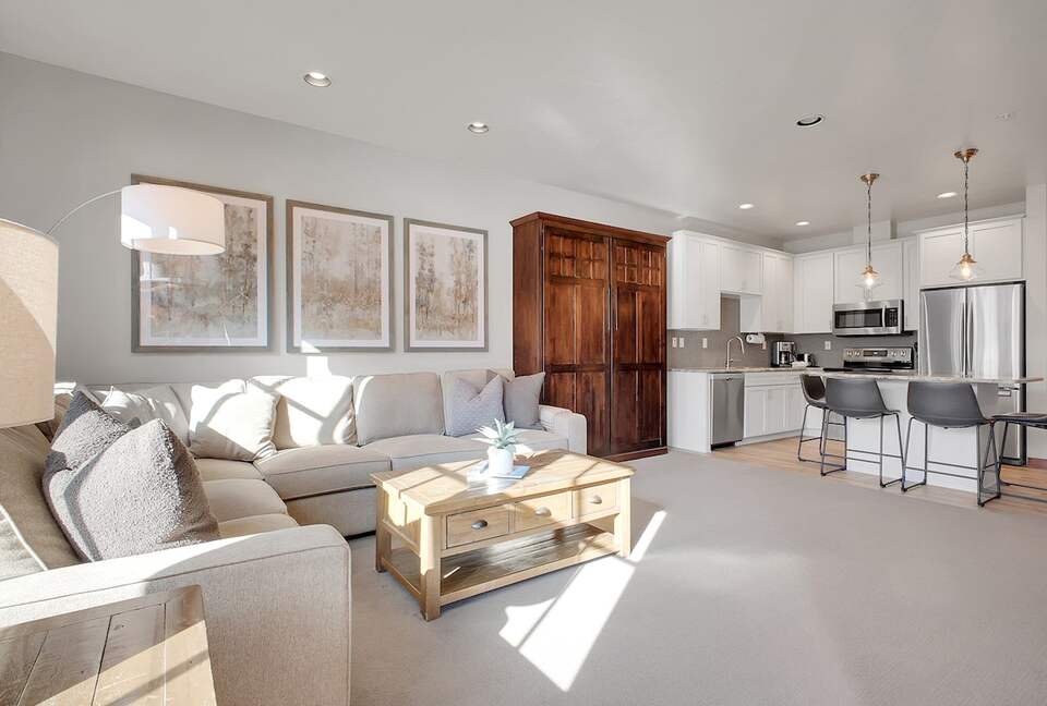 Main Street Mountain View Retreat - Breckenridge, Colorado