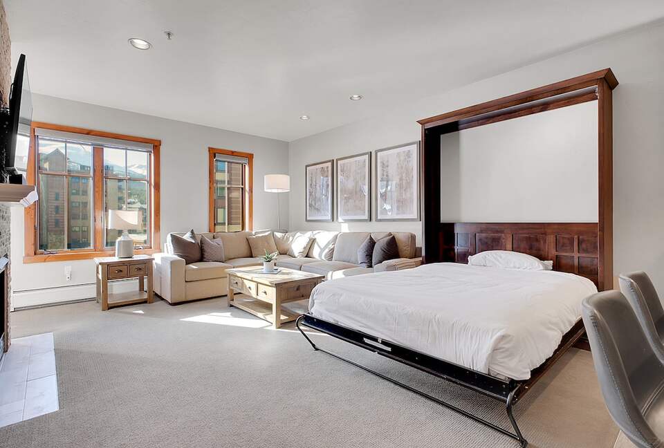 Main Street Mountain View Retreat - Breckenridge, Colorado