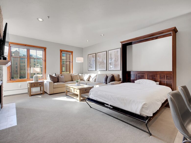 Main Street Mountain View Retreat - Breckenridge, Colorado