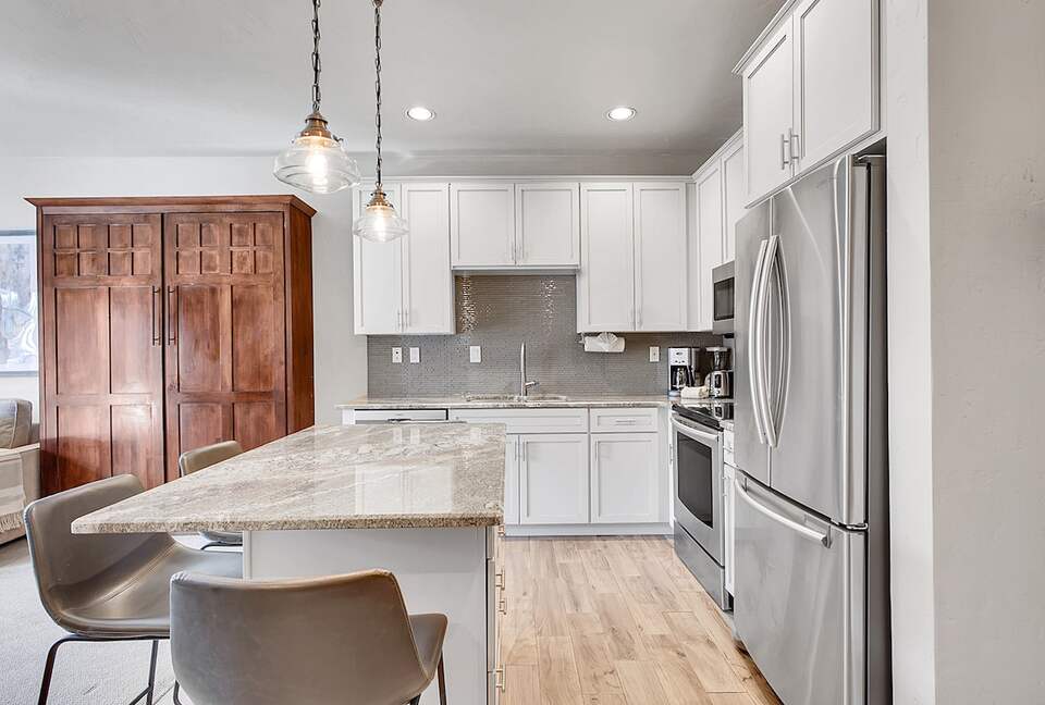 Main Street Mountain View Retreat - Breckenridge, Colorado