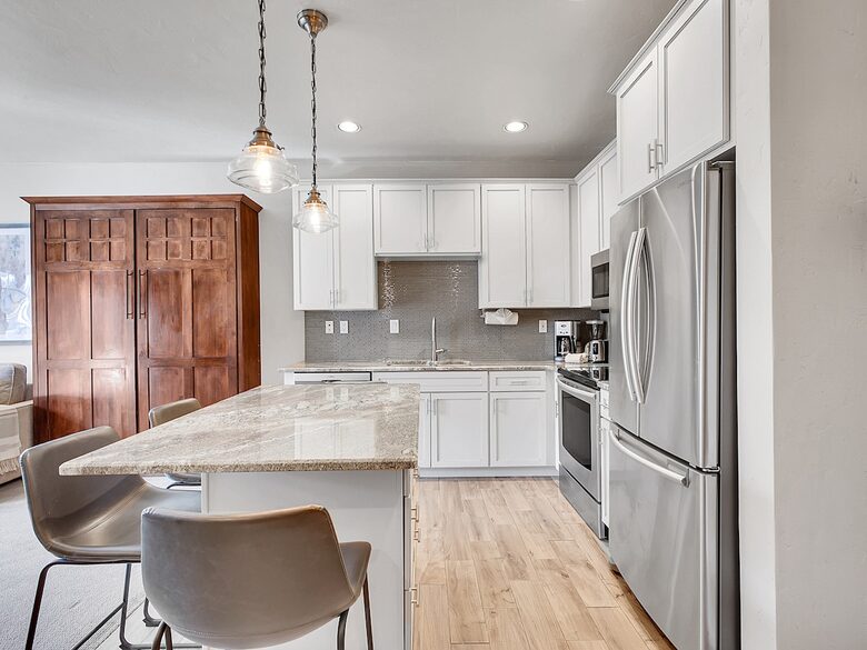 Main Street Mountain View Retreat - Breckenridge, Colorado