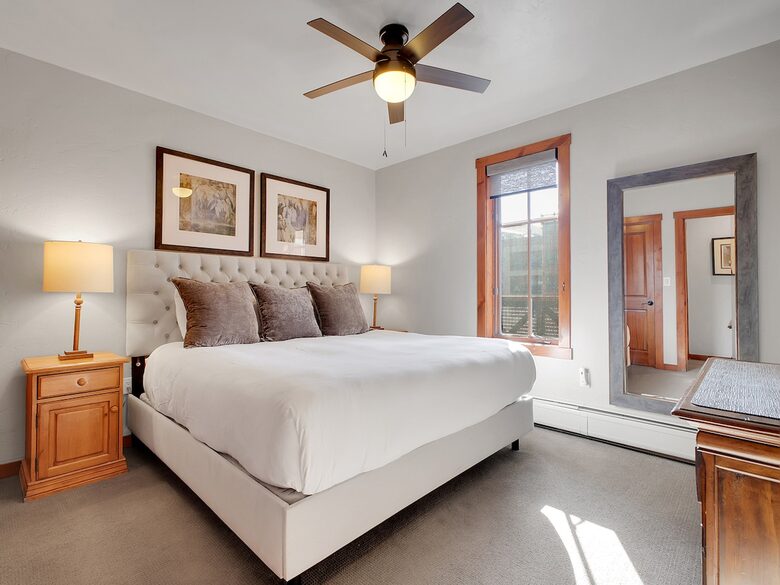 Main Street Mountain View Retreat - Breckenridge, Colorado