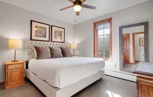 Main Street Mountain View Retreat - Breckenridge, Colorado