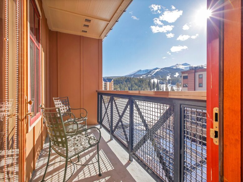 Main Street Mountain View Retreat - Breckenridge, Colorado