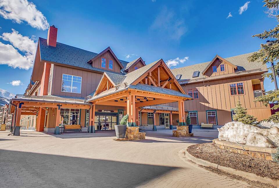Main Street Mountain View Retreat - Breckenridge, Colorado