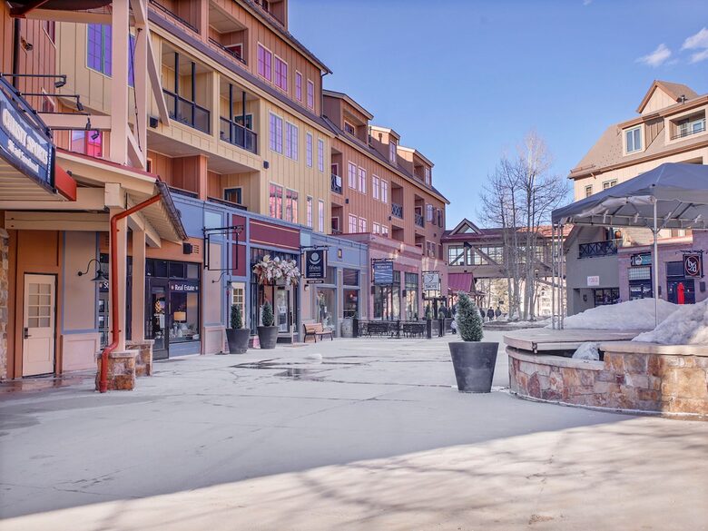Main Street Mountain View Retreat - Breckenridge, Colorado