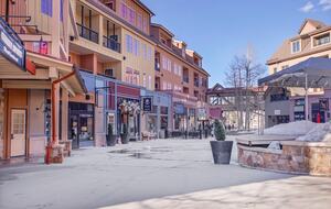 Main Street Mountain View Retreat - Breckenridge, Colorado