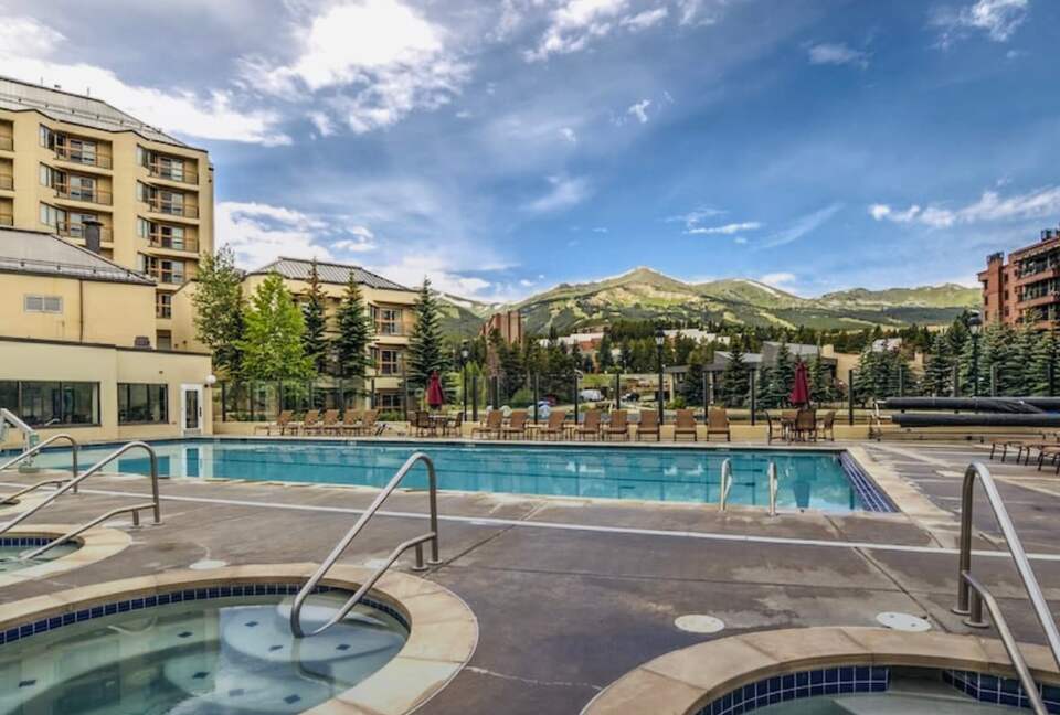 Main Street Mountain View Retreat - Breckenridge, Colorado