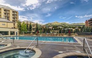 Main Street Mountain View Retreat - Breckenridge, Colorado