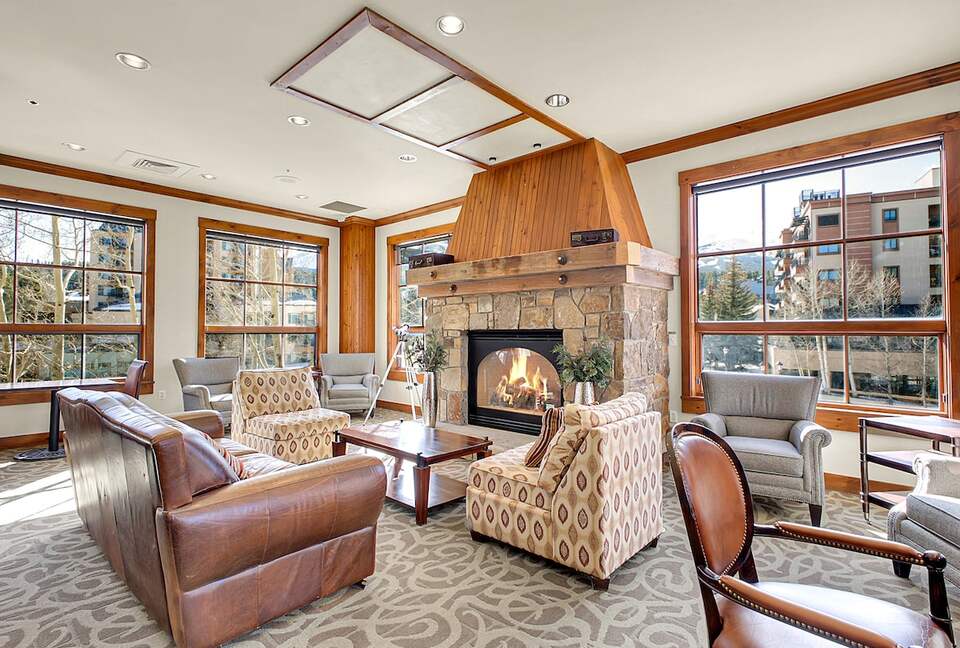 Main Street Mountain View Retreat - Breckenridge, Colorado