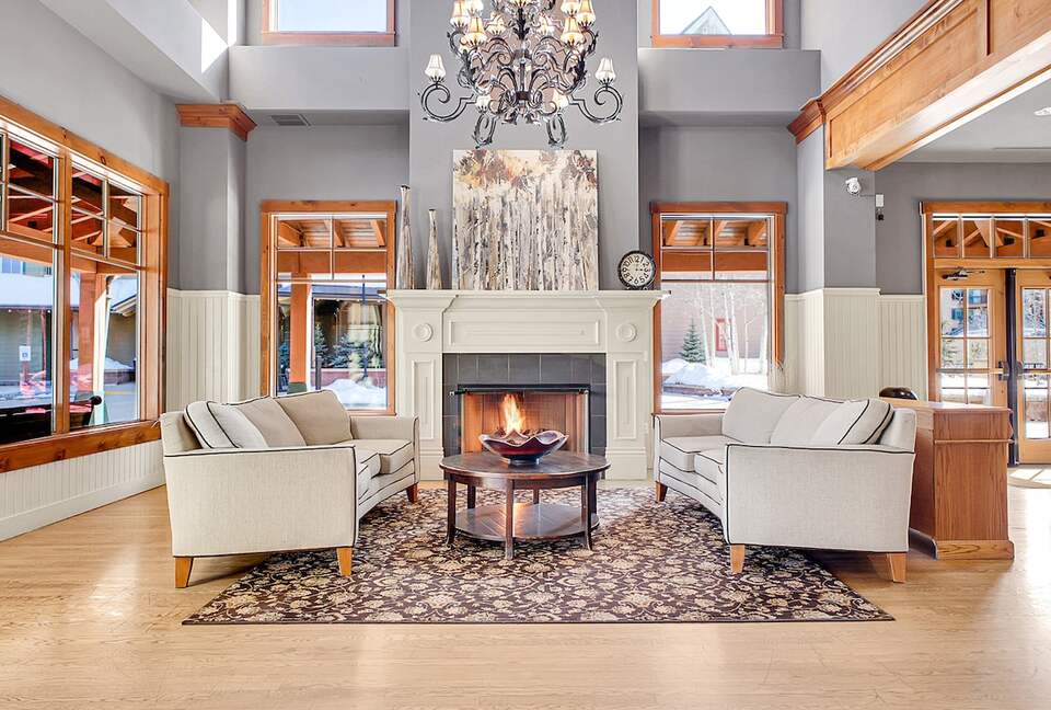 Main Street Mountain View Retreat - Breckenridge, Colorado