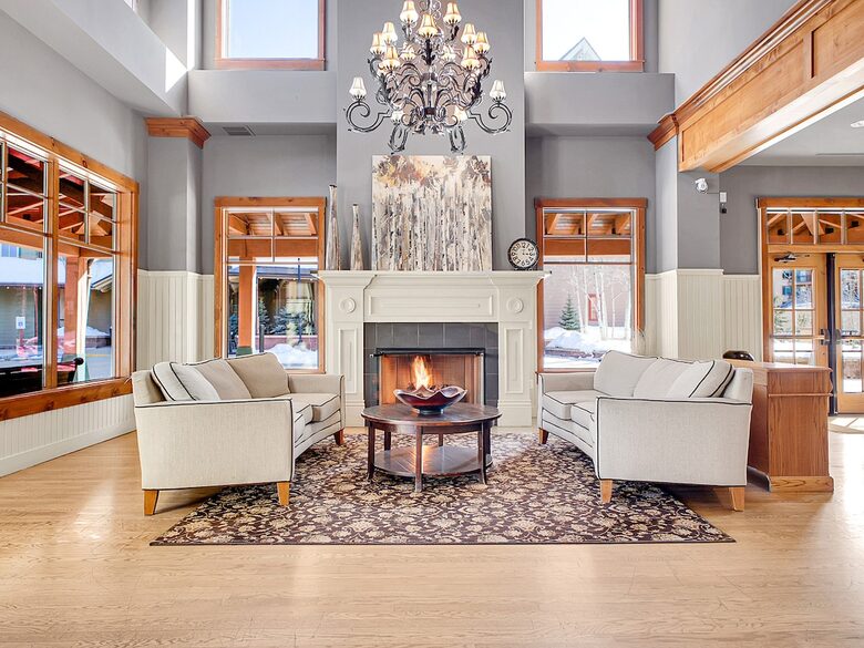 Main Street Mountain View Retreat - Breckenridge, Colorado