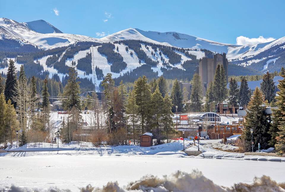 Main Street Mountain View Retreat - Breckenridge, Colorado