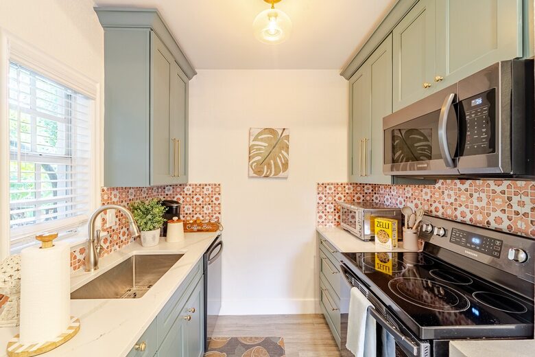 Tropical Hideaway Steps from Sarasota Bay - Sarasota, Florida