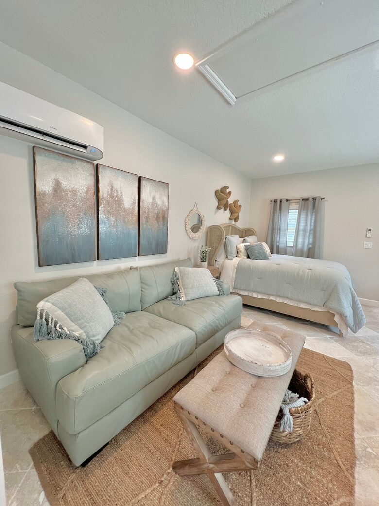 Tropical Hideaway Steps from Sarasota Bay - Sarasota, Florida