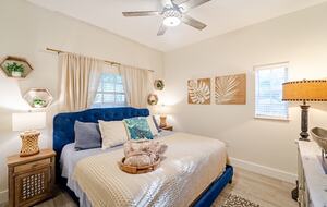 Tropical Hideaway Steps from Sarasota Bay - Sarasota, Florida