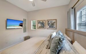 Tropical Hideaway Steps from Sarasota Bay - Sarasota, Florida