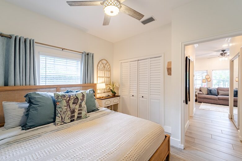 Tropical Hideaway Steps from Sarasota Bay - Sarasota, Florida