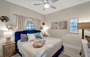 Tropical Hideaway Steps from Sarasota Bay - Sarasota, Florida