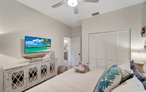 Tropical Hideaway Steps from Sarasota Bay - Sarasota, Florida