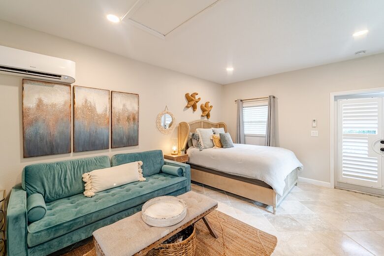 Tropical Hideaway Steps from Sarasota Bay - Sarasota, Florida