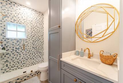 Tropical Hideaway Steps from Sarasota Bay - Sarasota, Florida