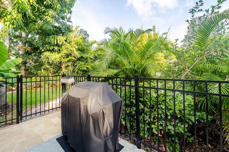 Tropical Hideaway Steps from Sarasota Bay - Sarasota, Florida