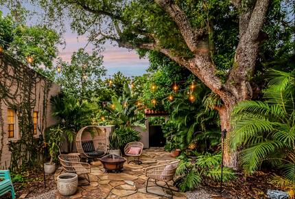 Tropical Hideaway Steps from Sarasota Bay - Sarasota, Florida