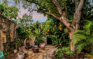 Tropical Hideaway Steps from Sarasota Bay - Sarasota, Florida