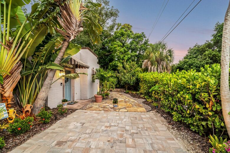 Tropical Hideaway Steps from Sarasota Bay - Sarasota, Florida