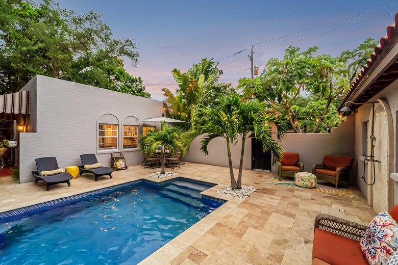 Tropical Hideaway Steps from Sarasota Bay - Sarasota, Florida