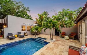 Tropical Hideaway Steps from Sarasota Bay - Sarasota, Florida