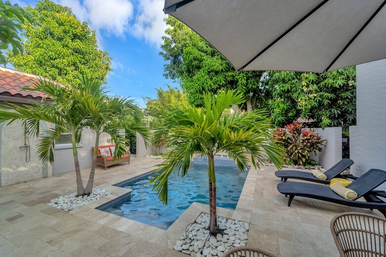 Tropical Hideaway Steps from Sarasota Bay - Sarasota, Florida