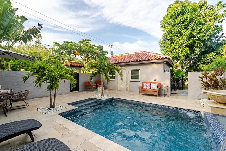 Tropical Hideaway Steps from Sarasota Bay - Sarasota, Florida