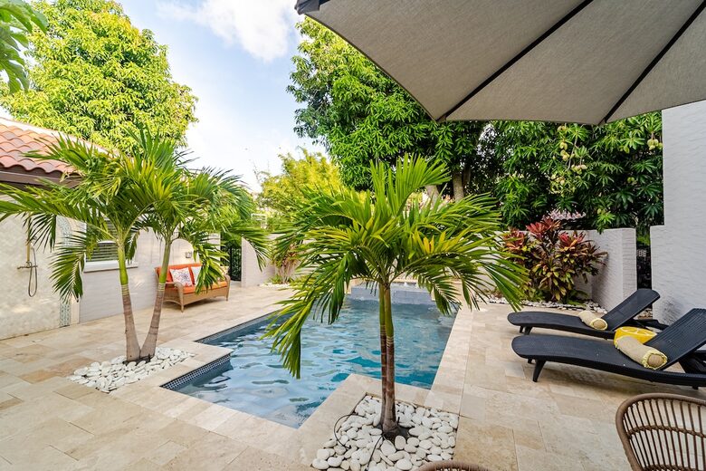 Tropical Hideaway Steps from Sarasota Bay - Sarasota, Florida