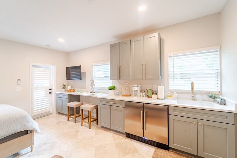 Tropical Hideaway Steps from Sarasota Bay - Sarasota, Florida