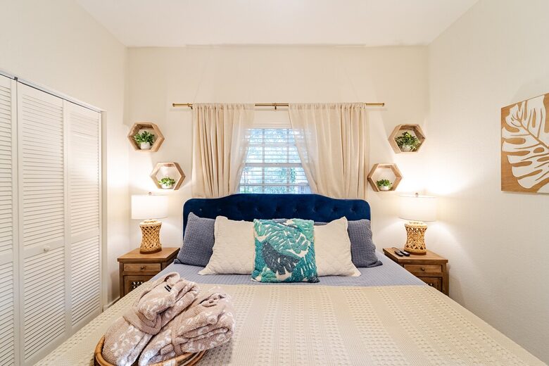 Tropical Hideaway Steps from Sarasota Bay - Sarasota, Florida